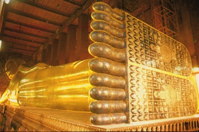 WAT PHO : 
Temple du Bouddha couché 
(45 m de long, 15 m de haut)